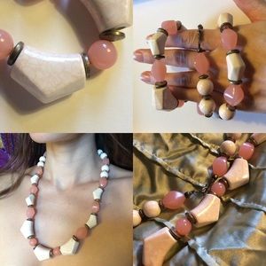 Vintage Jewelry - Pastel 80โs Vibes Necklace Pink White chunky Vintage Jewelry - Pastel 80โs Vibes Necklace Pink White chunky